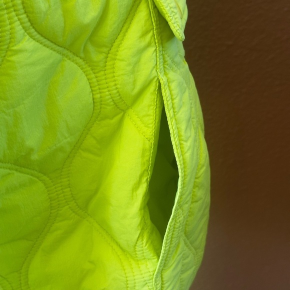 Blank NYC “Break The Trail” Yellow Quilted Pullover Size Small New Without Tags! - Picture 10 of 13